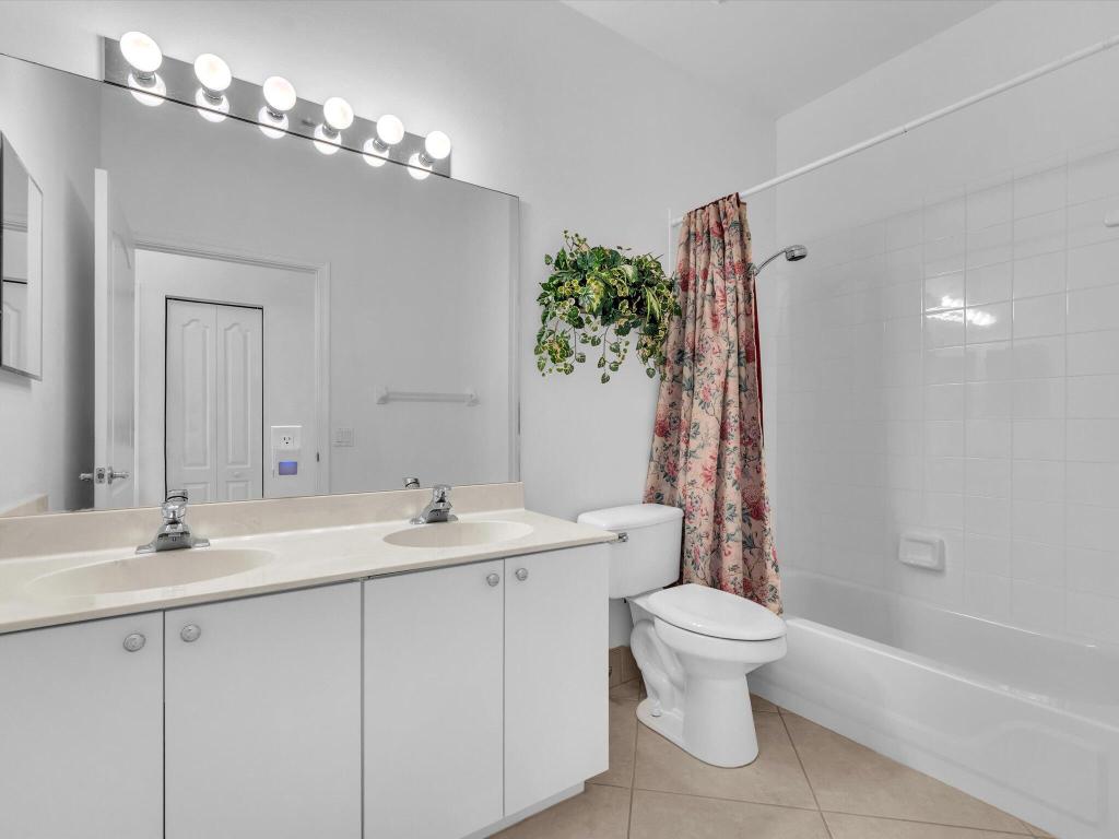 CASTLE ROCK A REPLAT - Residential