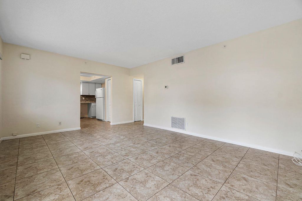 Photo of 701 NE 7th Avenue #4, Delray Beach, FL 33483 (MLS # R10974461)