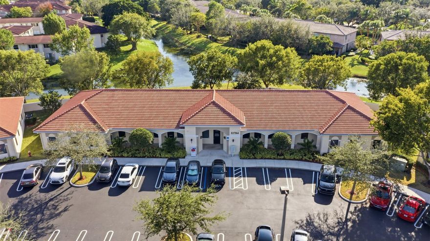 Great Location! Next To Walgreens Across from Publix, Just Off Sawgrass! NOW MEDICAL APPROVED. Open flexible floor plan in Move in Condition! Easy Access! Lots of Parking! Private Bathroom, Kitchenette, Open Pen Work and Receptionist Area CALL BROKER TO SHOW