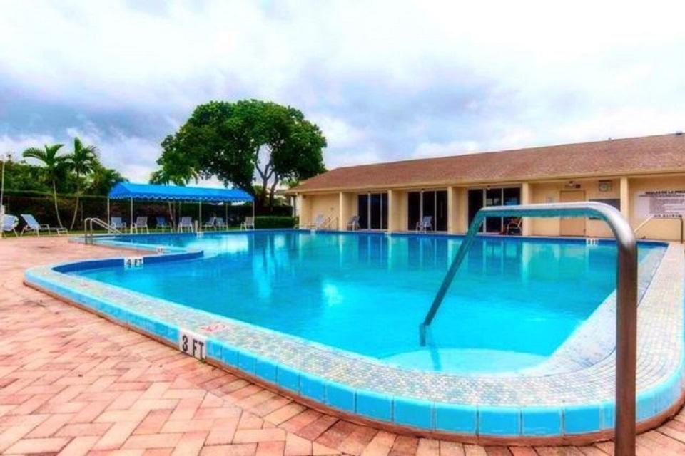 LAKESIDE VILLAGE CONDO 6 - Residential