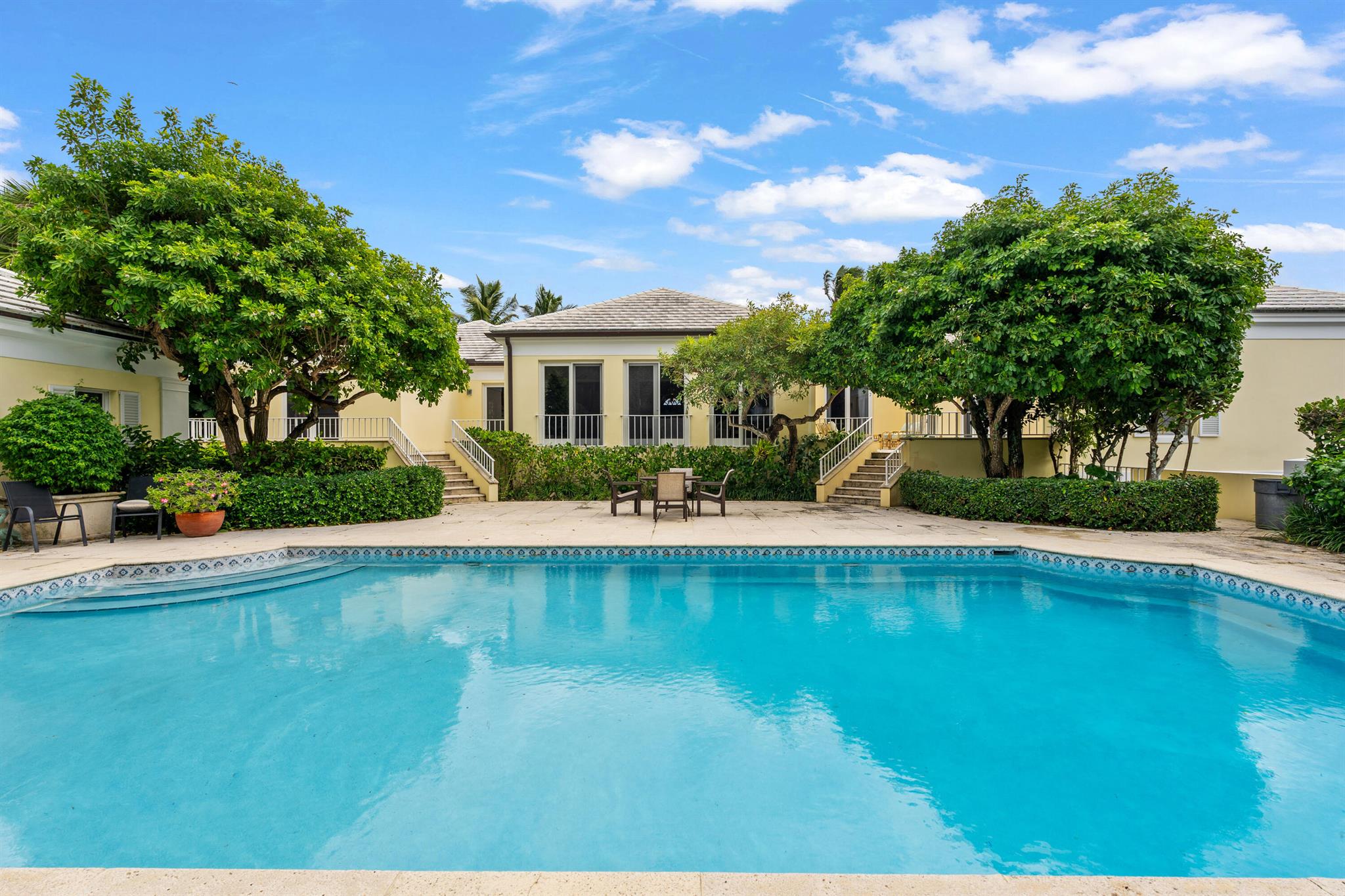 EL ENCANTO - Residential