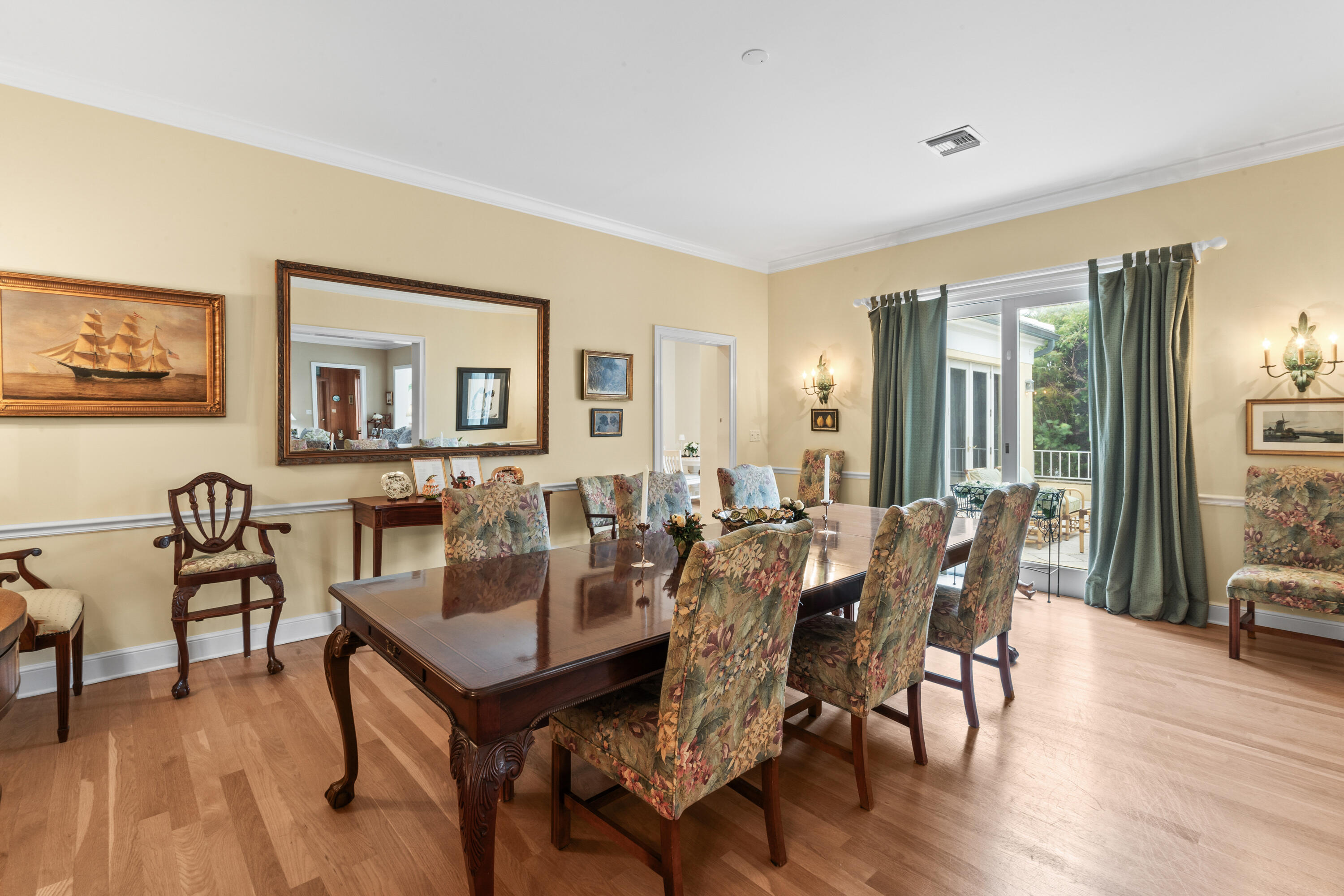 EL ENCANTO - Residential