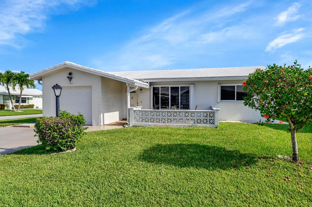 Photo of 1011 SW 4th Way, Boynton Beach, FL 33426 (MLS # R10796125)