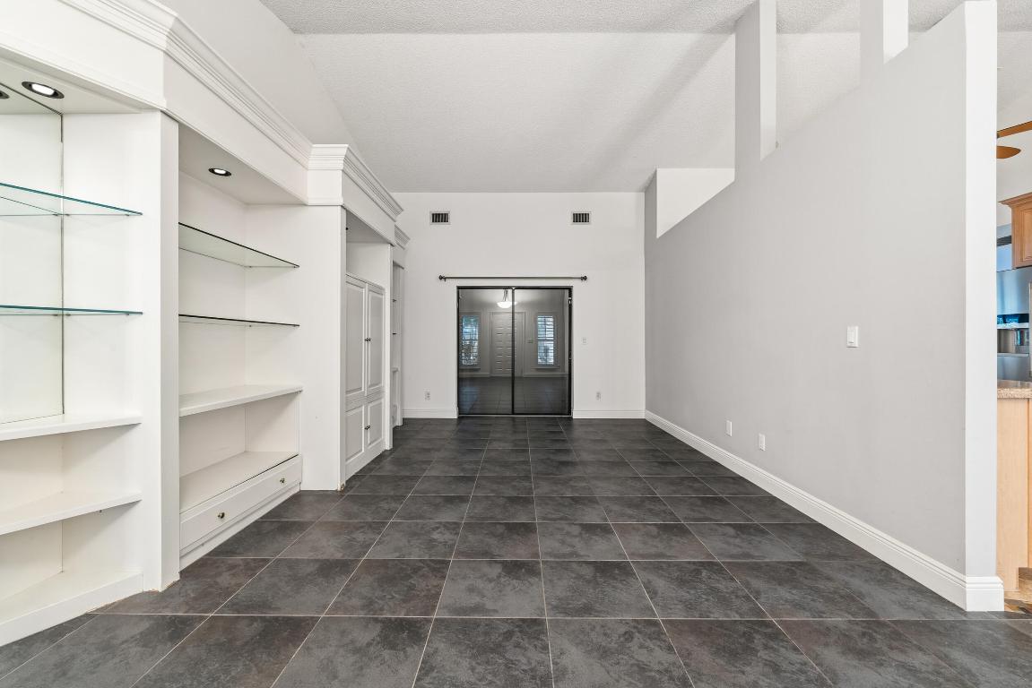 SHORES 2 - Residential