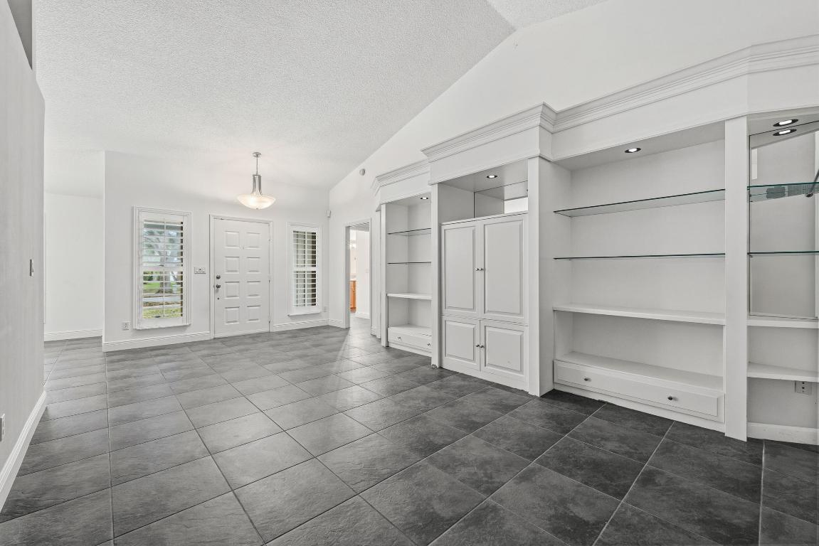 SHORES 2 - Residential