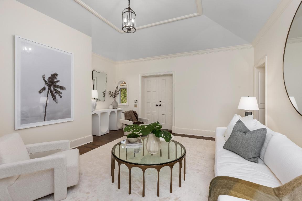 ROYAL PARK - Residential