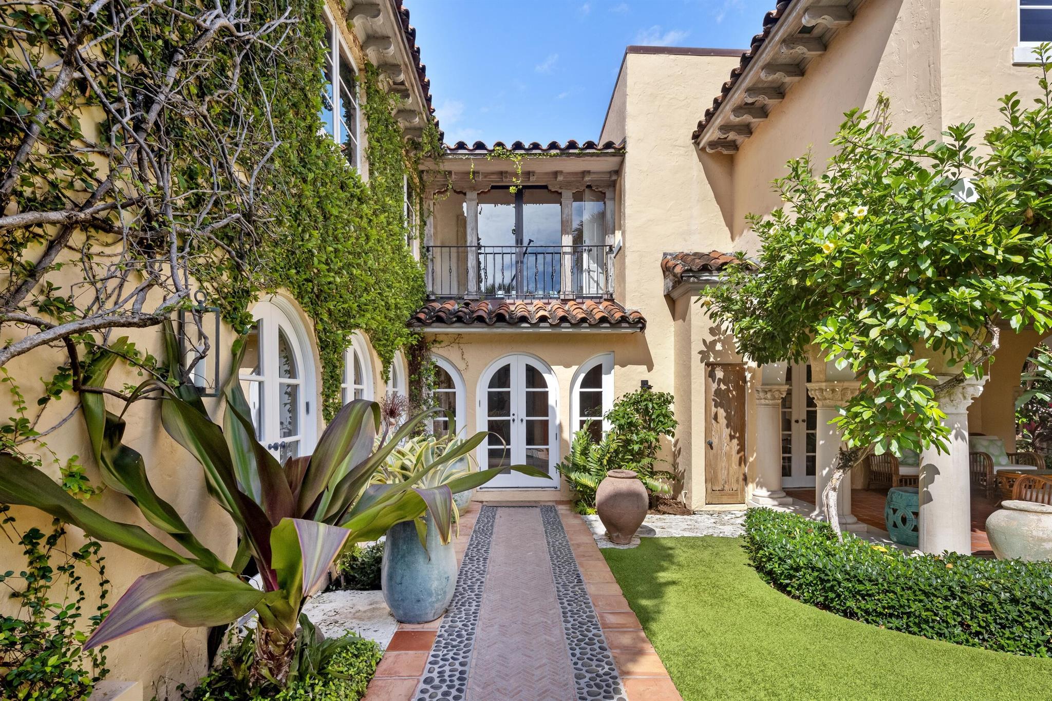 ROYAL PARK - Residential