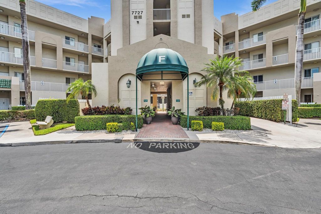 Photo of 7727 Southampton Terrace #314, Tamarac, FL 33321 (MLS # F10505366)