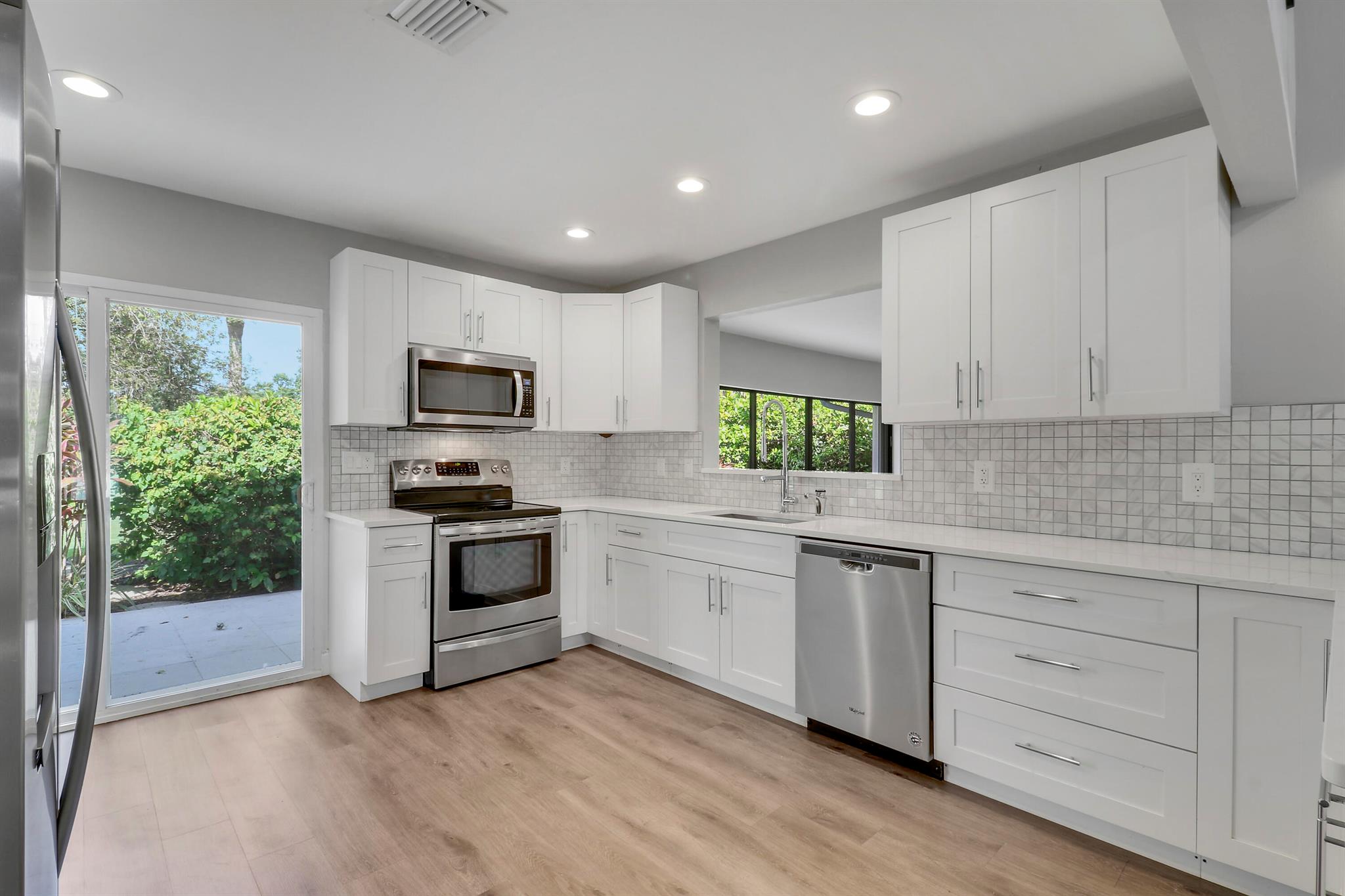 EASTPOINTE COUNTRY CLUB 2 - Residential