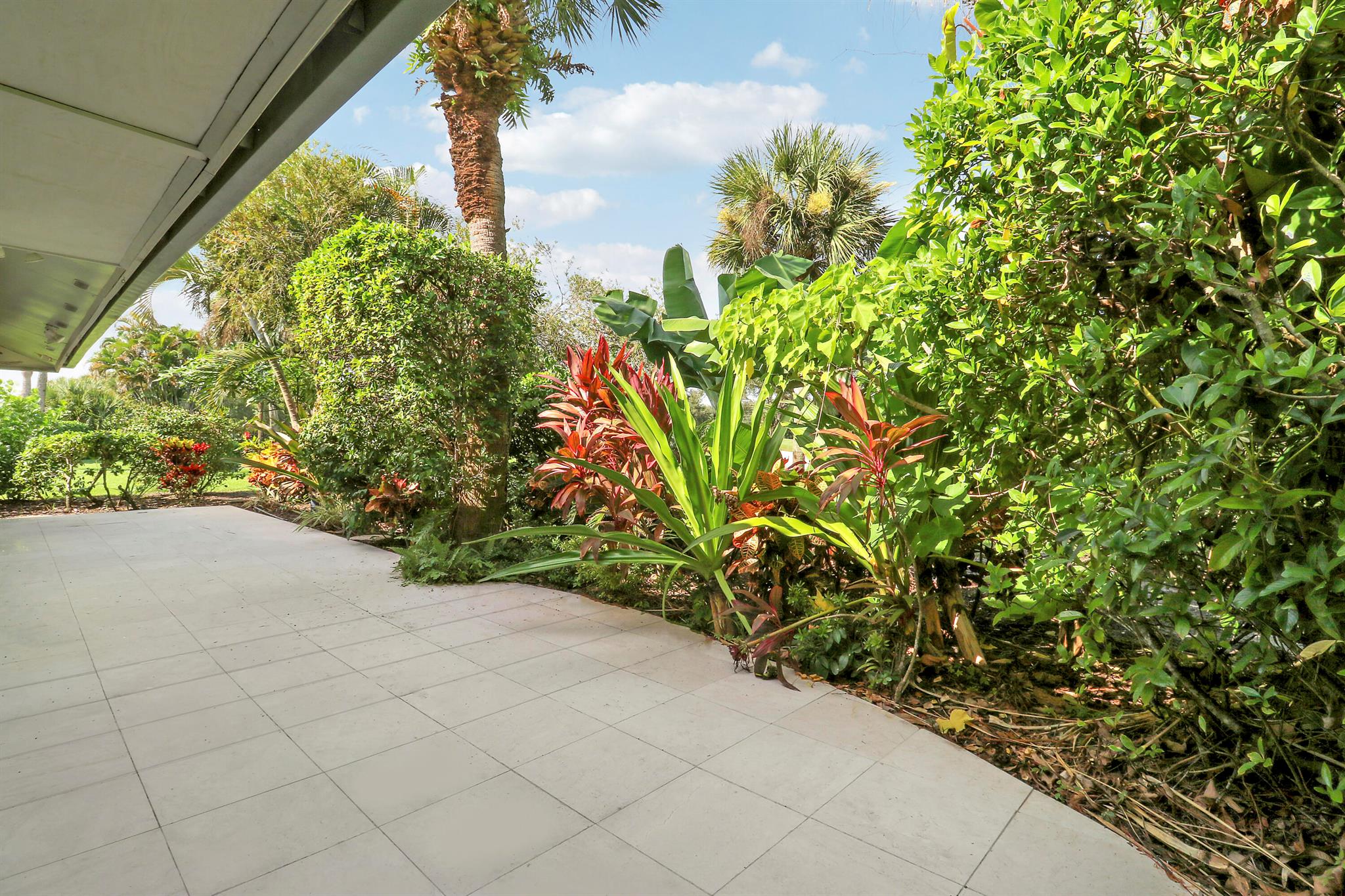 EASTPOINTE COUNTRY CLUB 2 - Residential