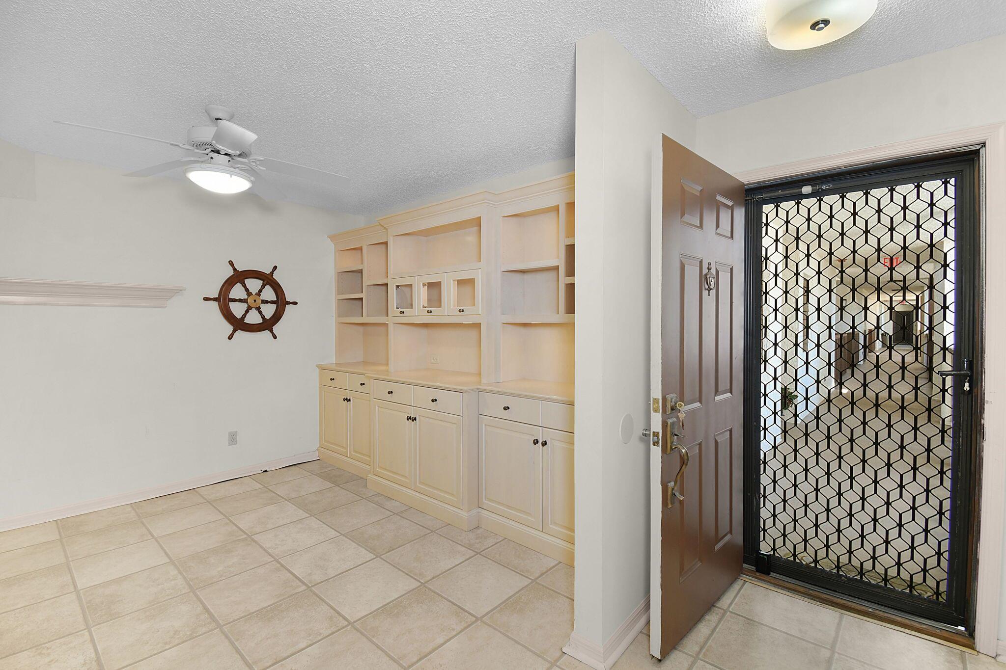 162 SE Saint Lucie Boulevard B201