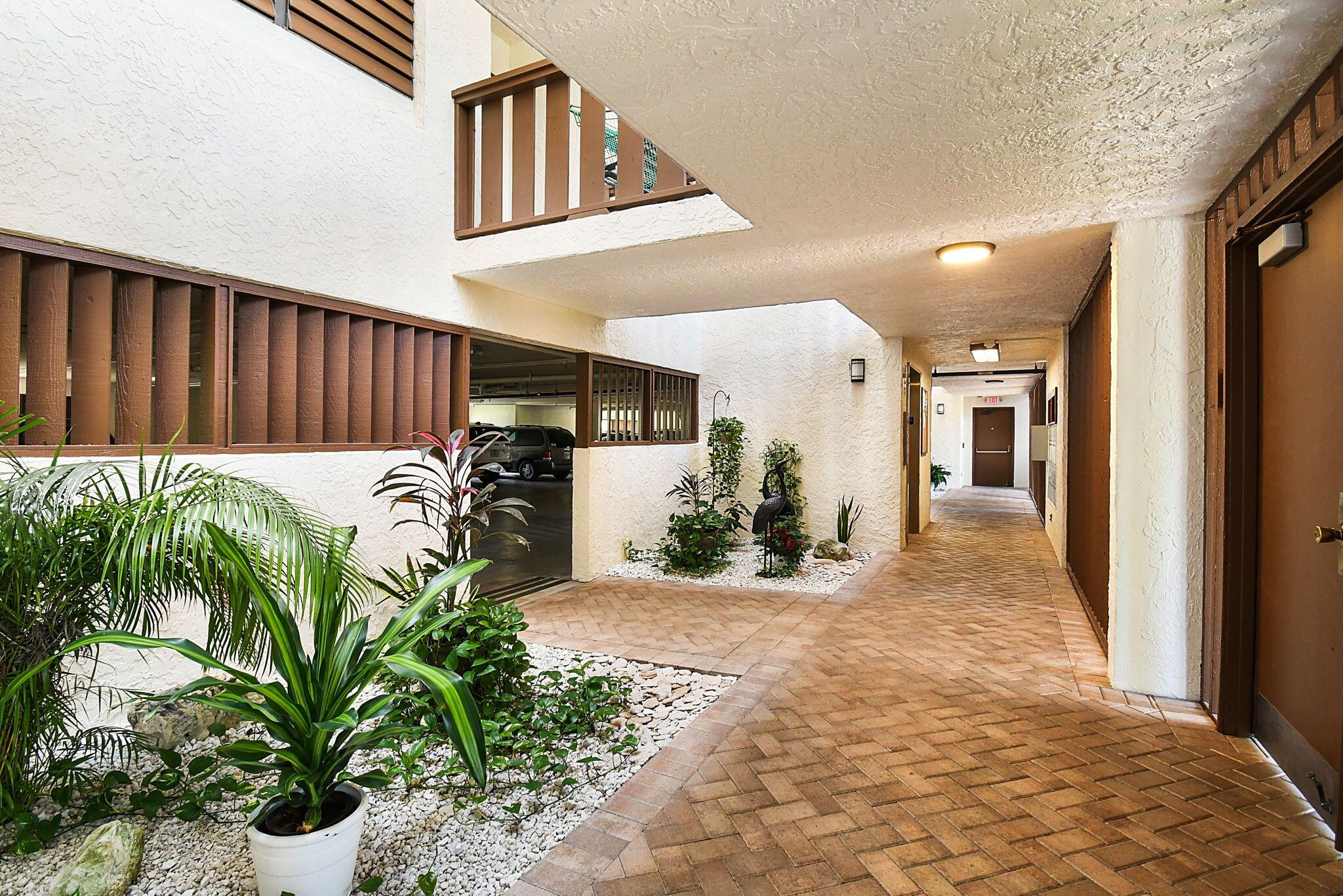 162 SE Saint Lucie Boulevard B201