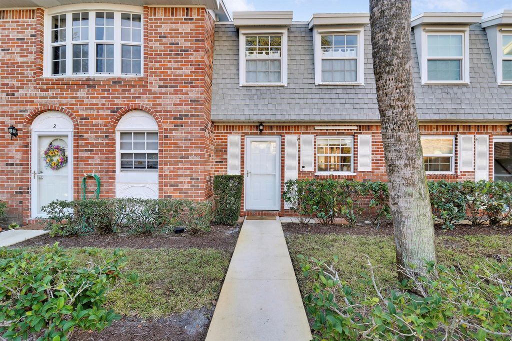 Photo of 407 N Cypress Drive #3, Tequesta, FL 33469 (MLS # R11067238)