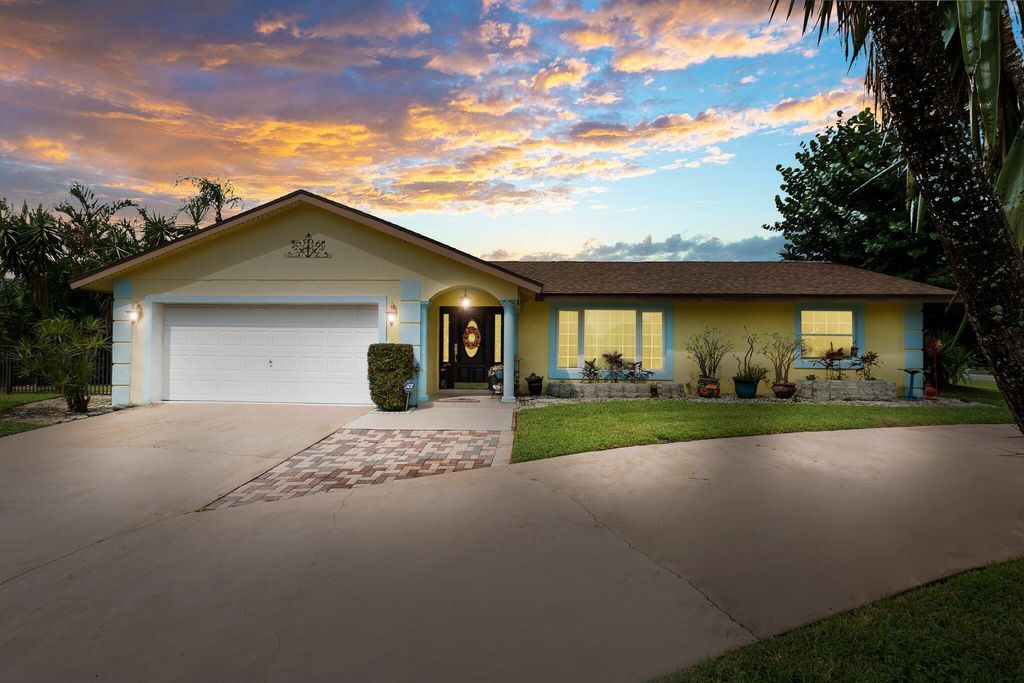 Photo of 12187 Sycamore Lane, Wellington, FL 33414 (MLS # R10920984)