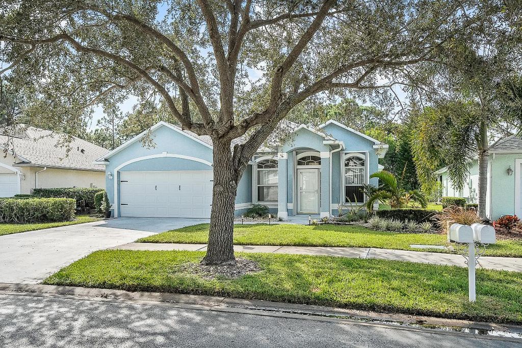 Photo of 440 SW Sundance Trail, Port Saint Lucie, FL 34953 (MLS # R11140450)