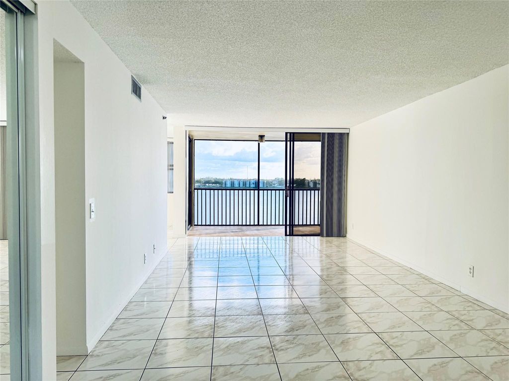 Photo of 105 Lake Emerald Drive #610, Oakland Park, FL 33309 (MLS # F10544223)