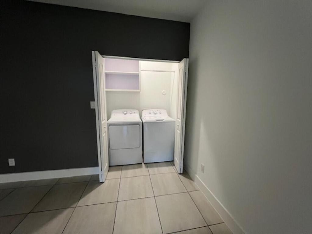 3884 Melaleuca Lane 308