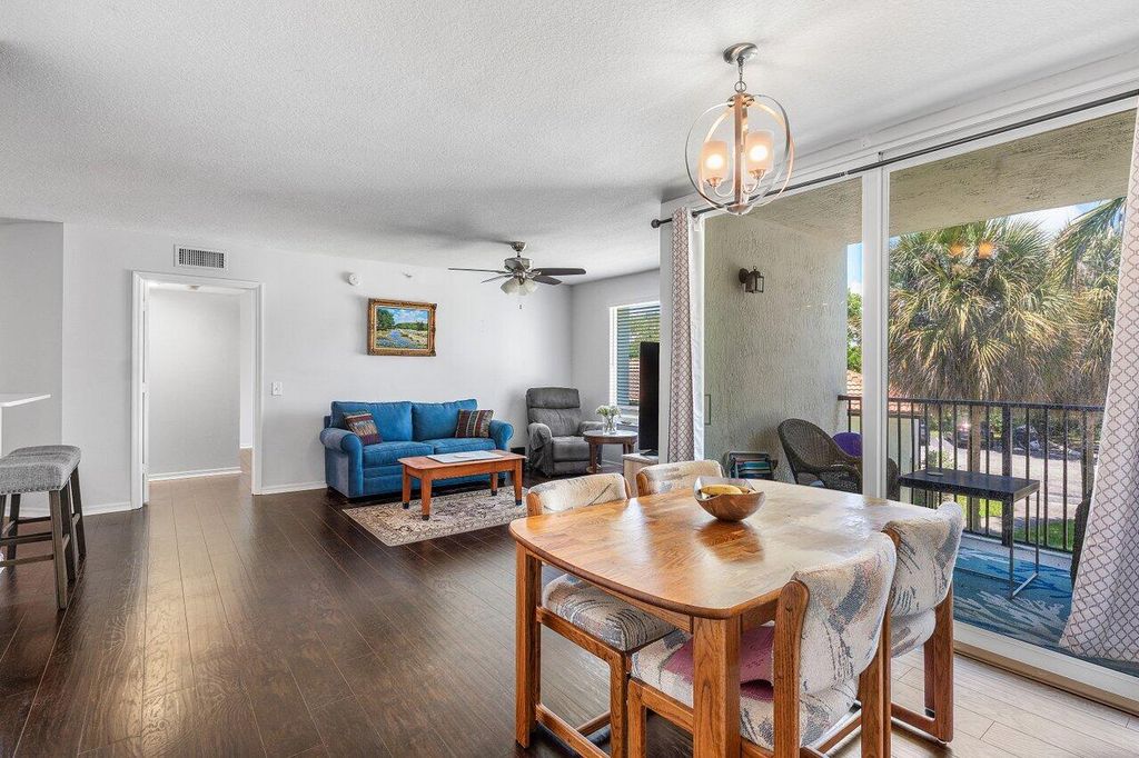 Photo of 1109 Villa Circle, Boynton Beach, FL 33435 (MLS # R11099123)