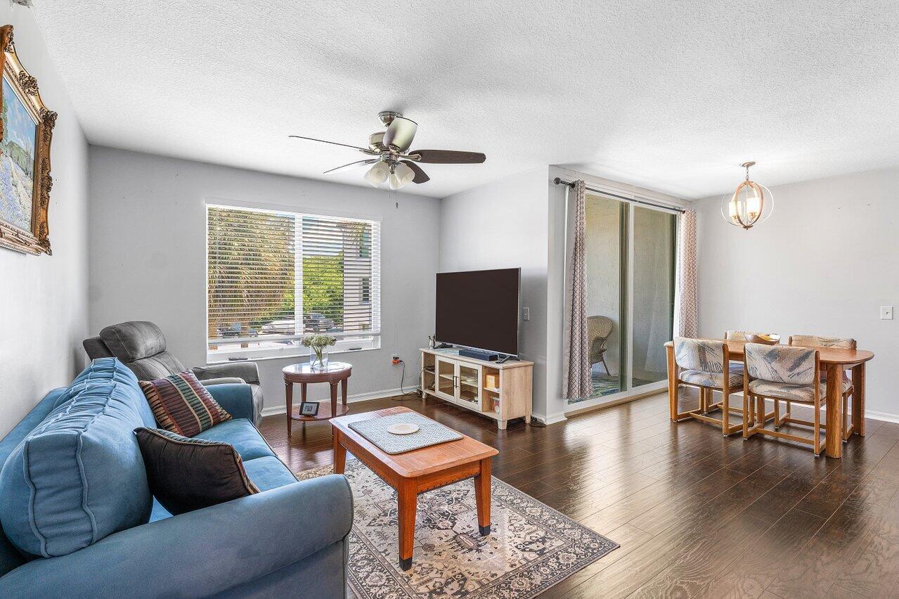 1109 Villa Circle
