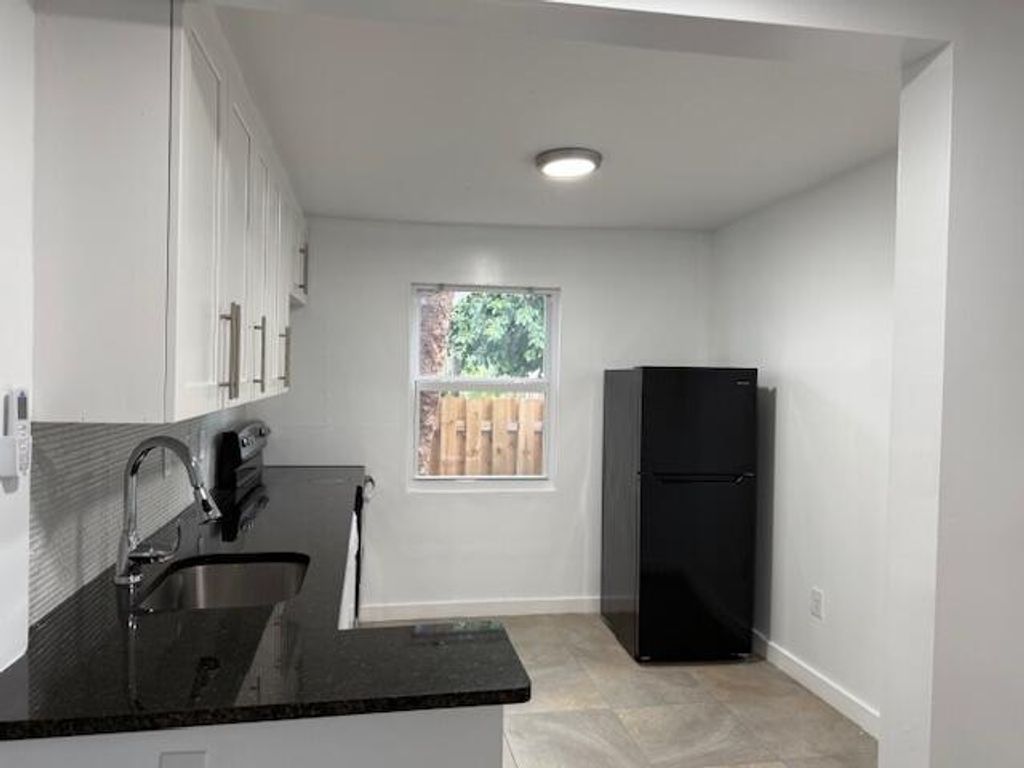 Photo of 919 2nd Street #4, West Palm Beach, FL 33401 (MLS # B26023040)