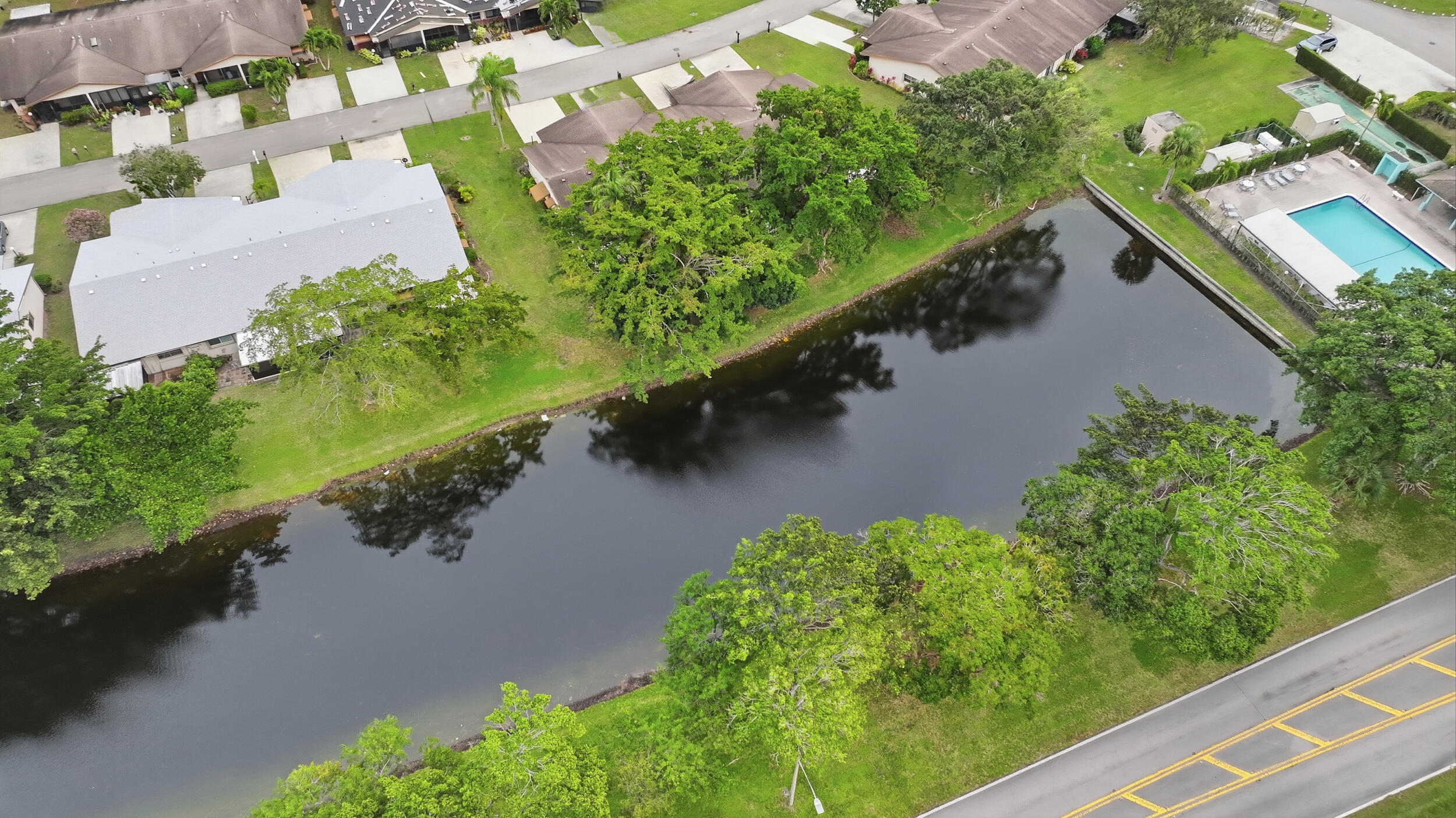 DELRAY VILLAS 3 - Residential