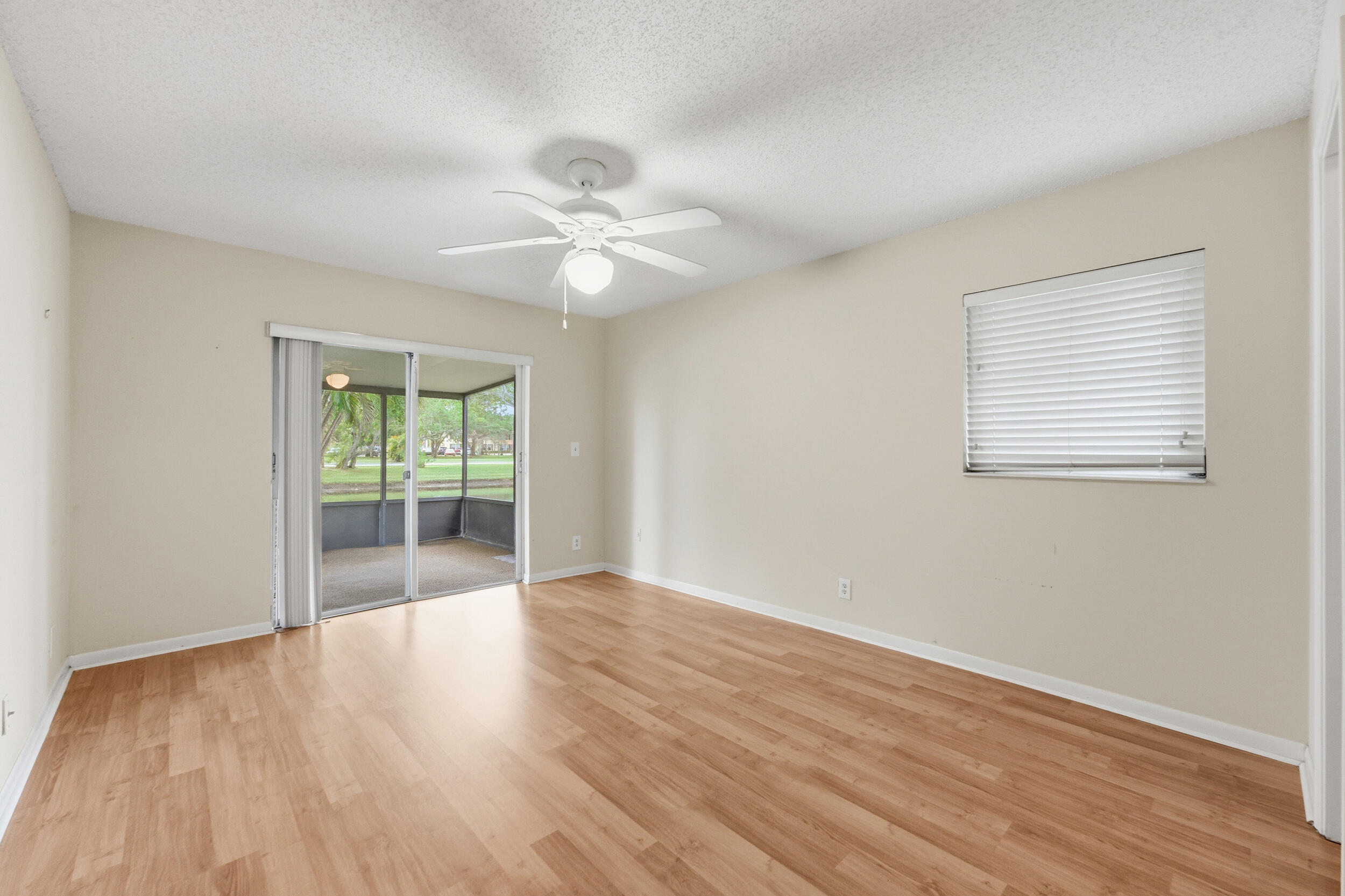 DELRAY VILLAS 3 - Residential