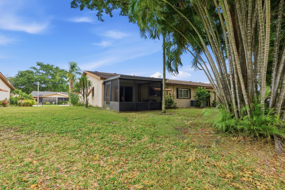 DELRAY VILLAS 3 - Residential