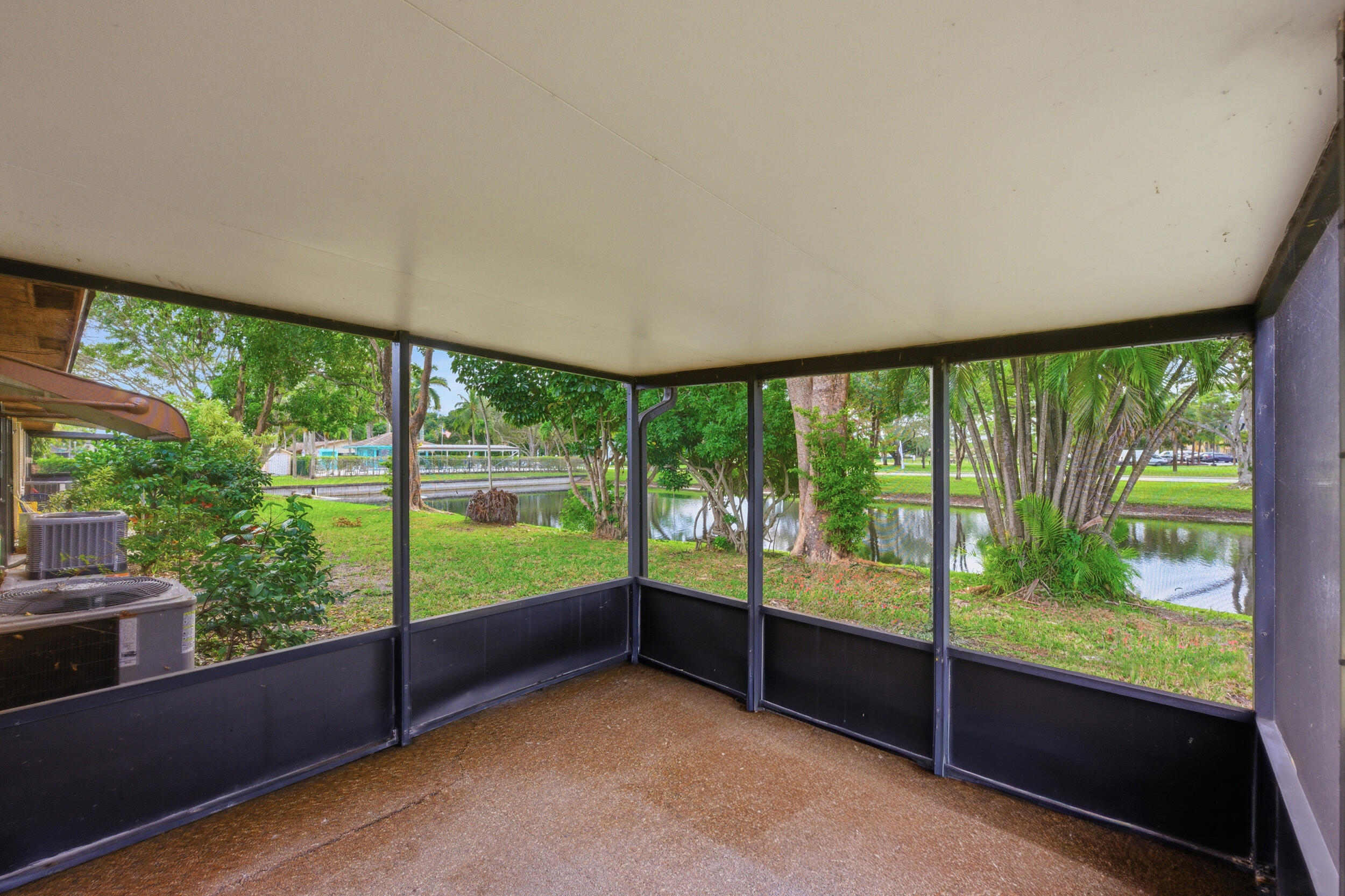 DELRAY VILLAS 3 - Residential