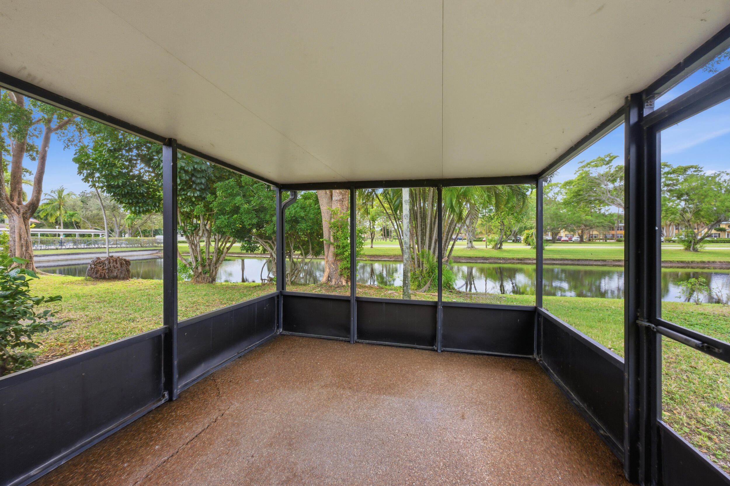 DELRAY VILLAS 3 - Residential