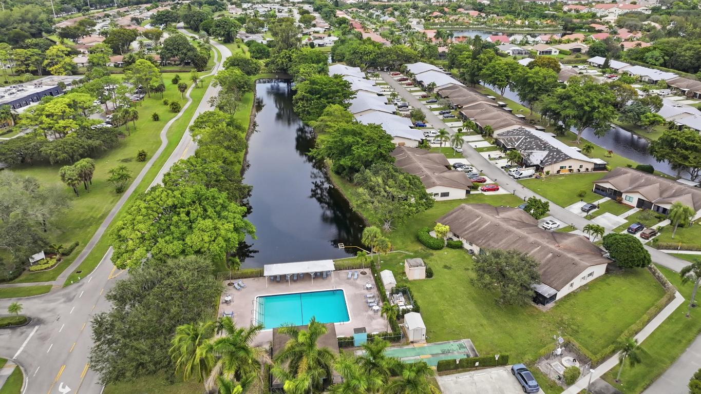 DELRAY VILLAS 3 - Residential