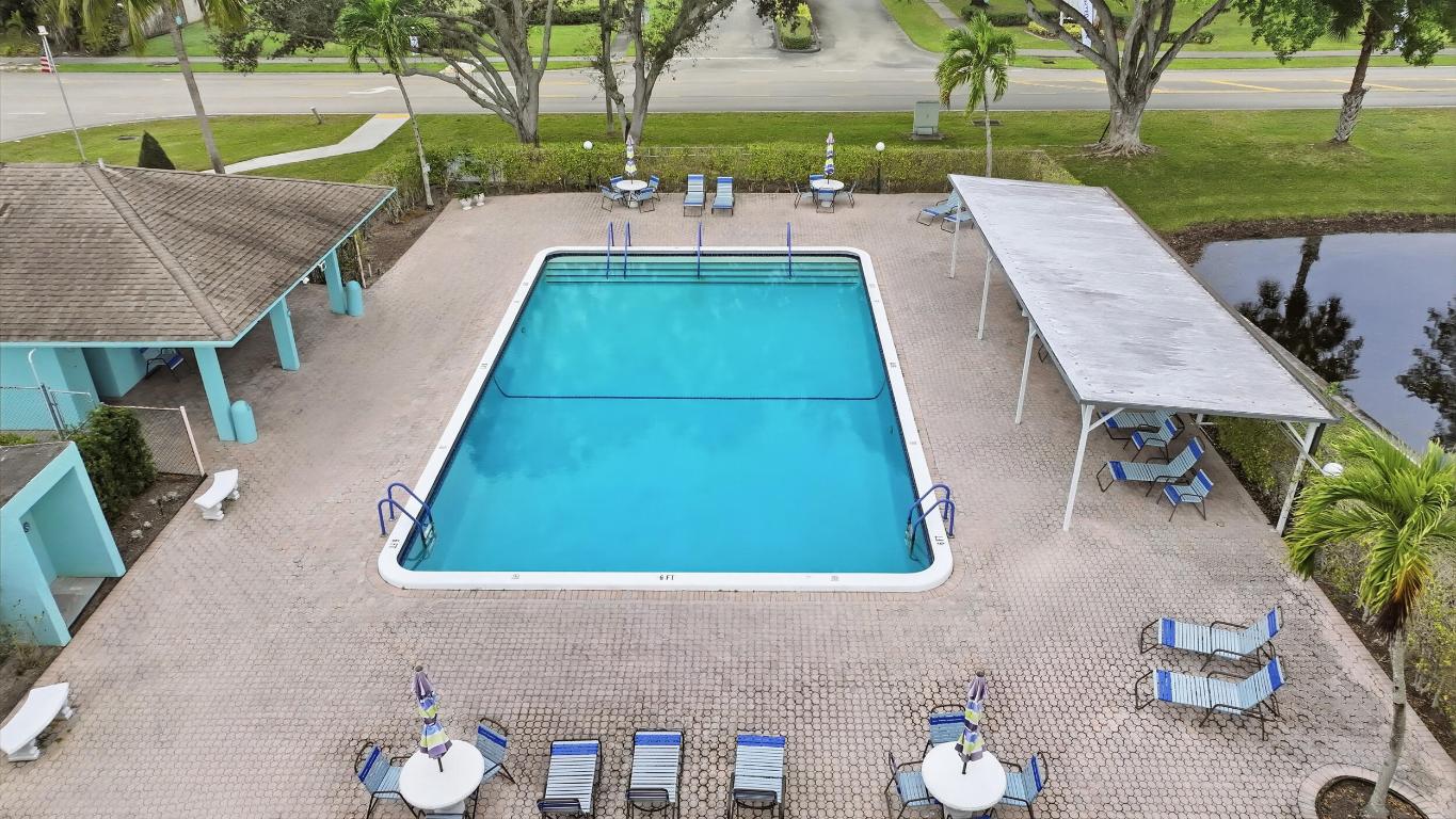 DELRAY VILLAS 3 - Residential