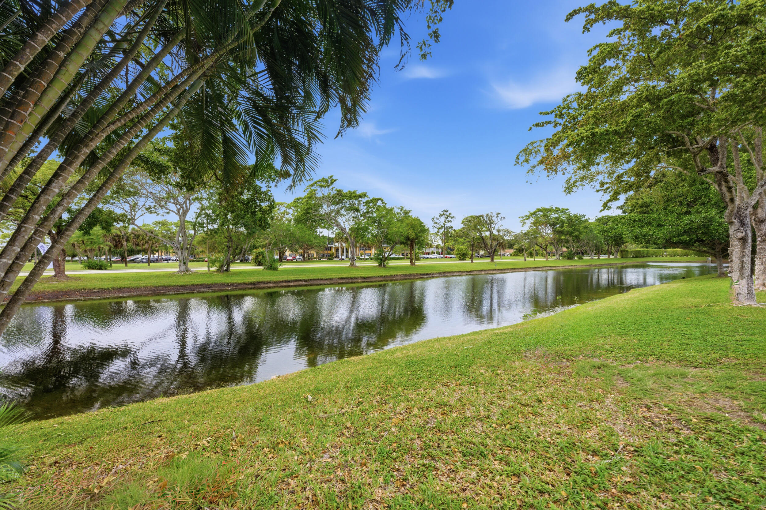 DELRAY VILLAS 3 - Residential