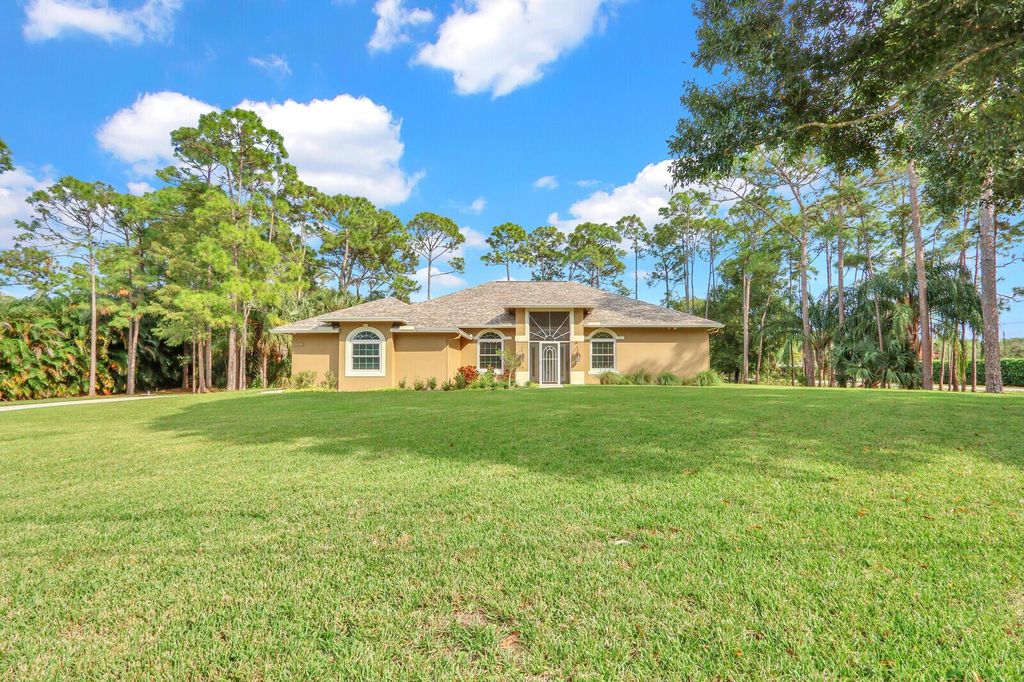 Photo of 15096 76th Trail N, Palm Beach Gardens, FL 33418 (MLS # R11129659)