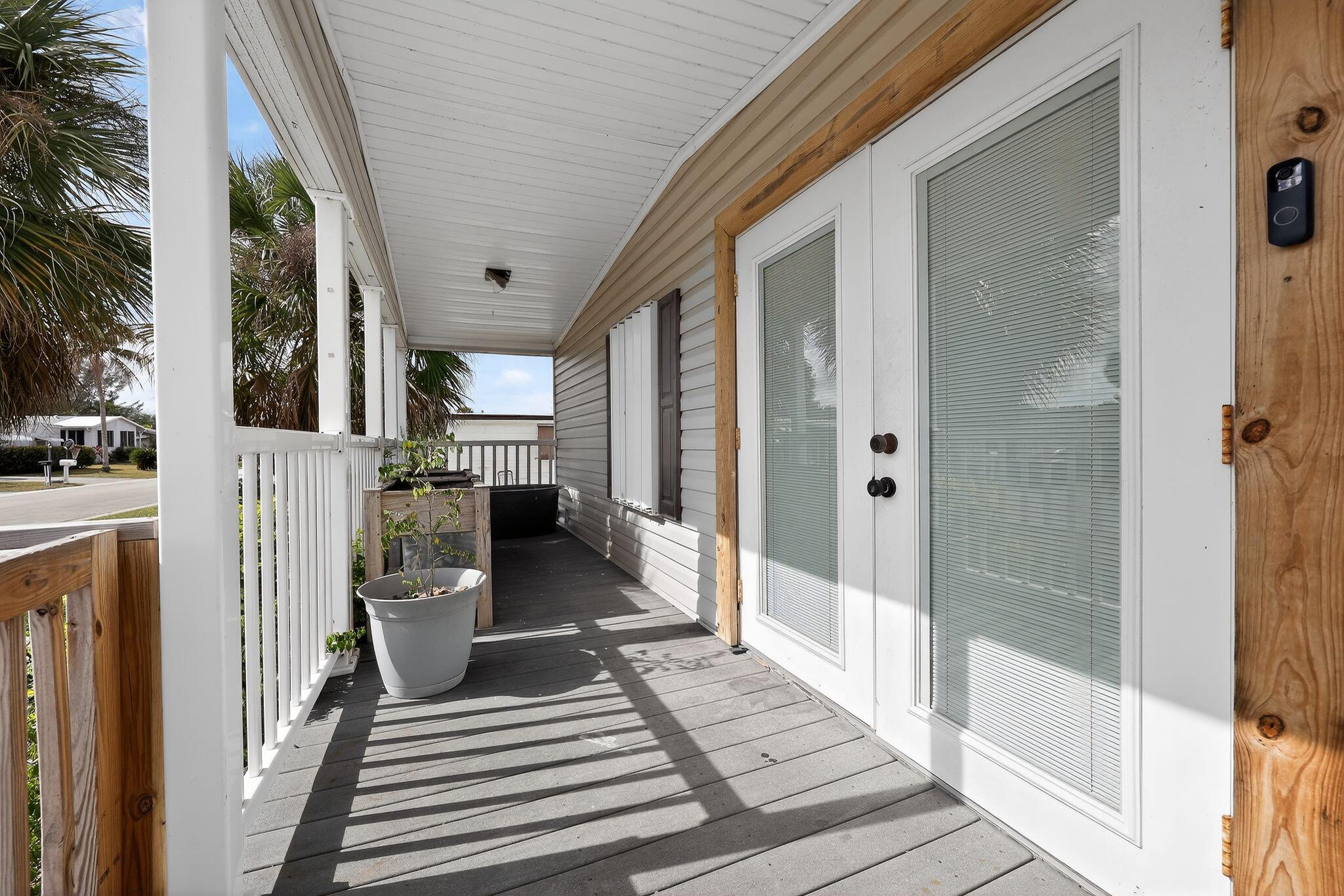 SANDALFOOT COVE SEC 1 - Residential