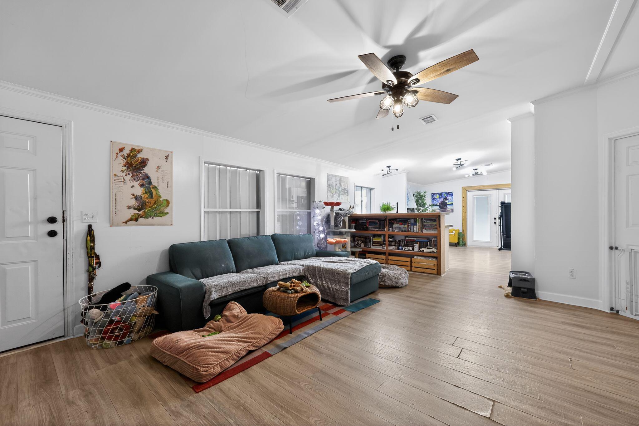 SANDALFOOT COVE SEC 1 - Residential