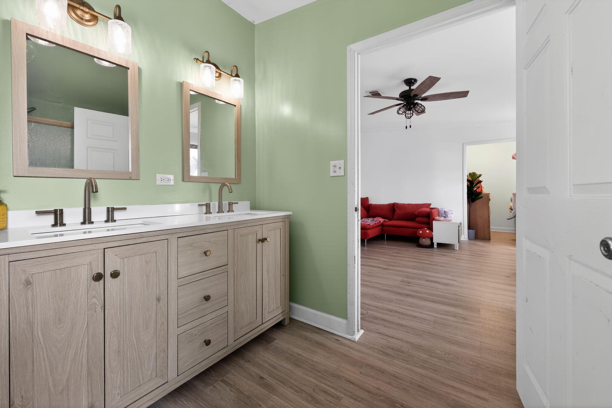 SANDALFOOT COVE SEC 1 - Residential