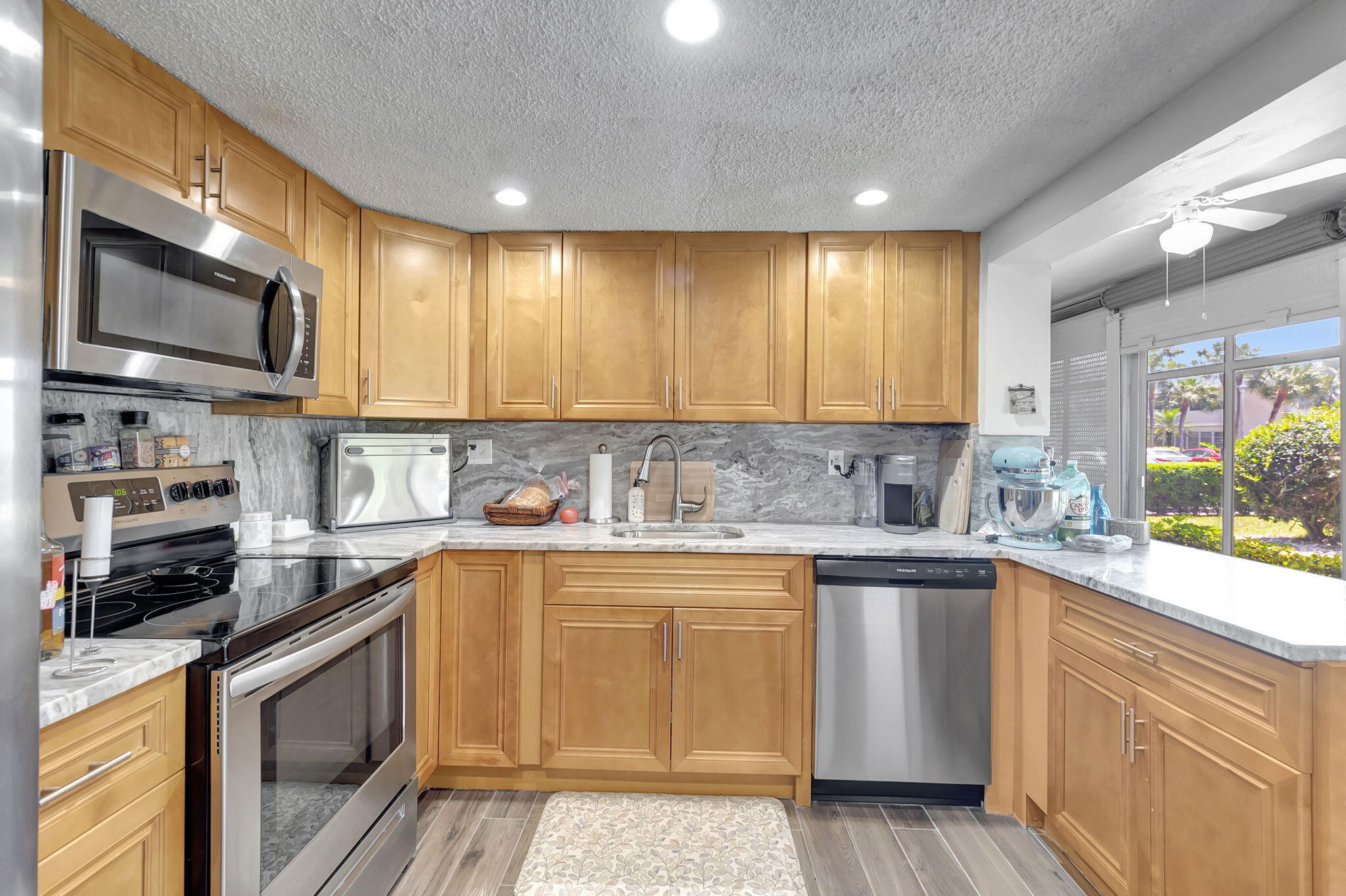 KINGS POINT CAPRI CONDOS - Residential