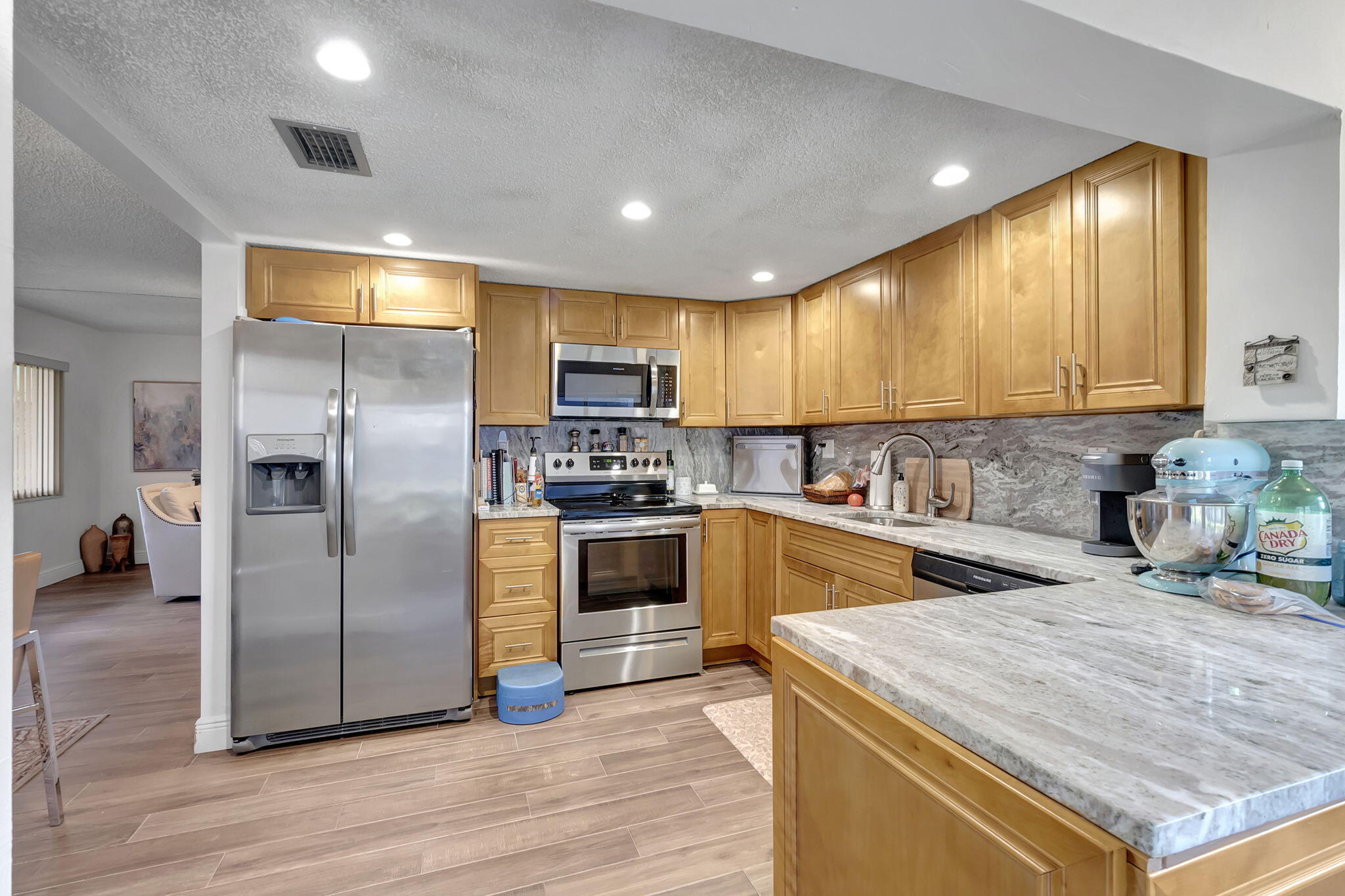 KINGS POINT CAPRI CONDOS - Residential