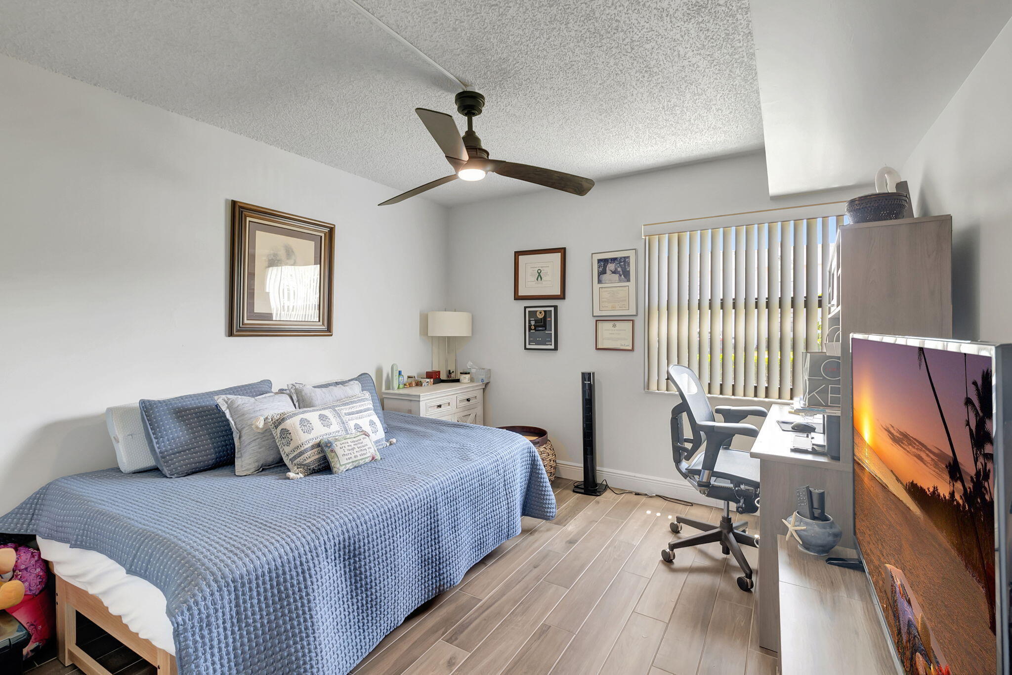 KINGS POINT CAPRI CONDOS - Residential