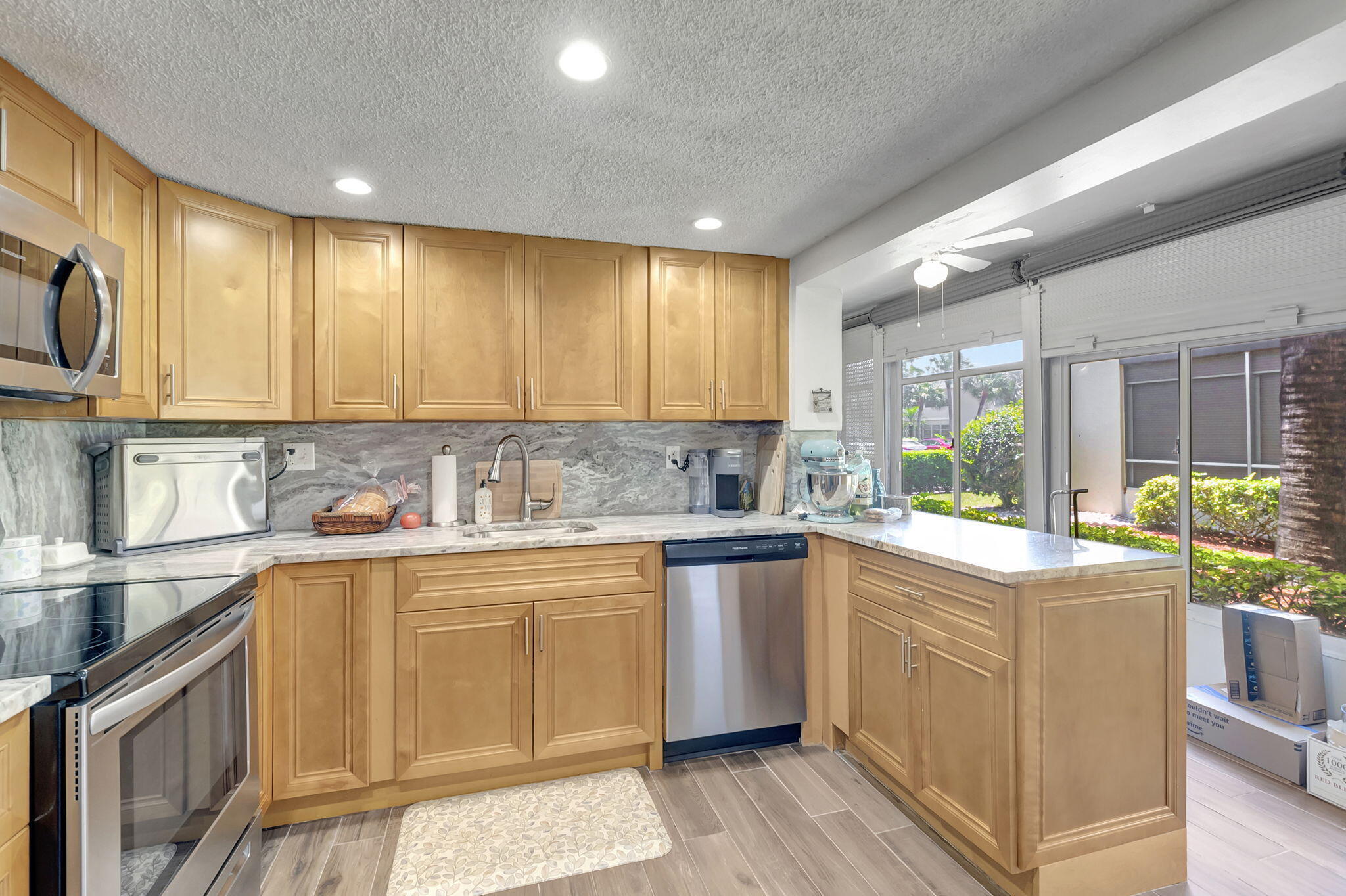 KINGS POINT CAPRI CONDOS - Residential