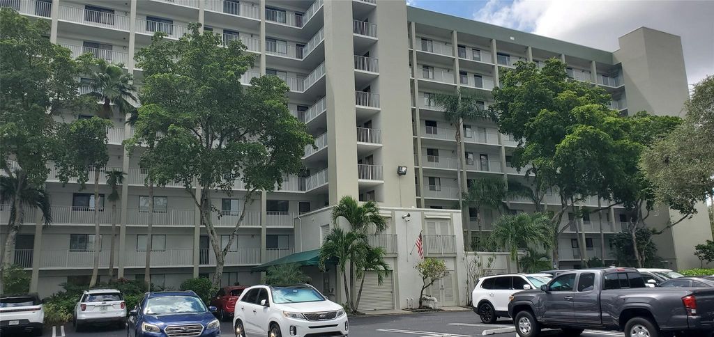 Photo of 2240 N Cypress Bend Dr #204, Pompano Beach, FL 33069 (MLS # F10400486)