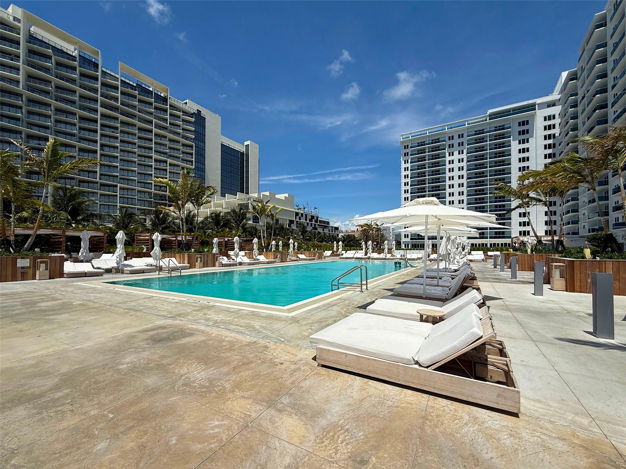 2301 Collins Ave 838