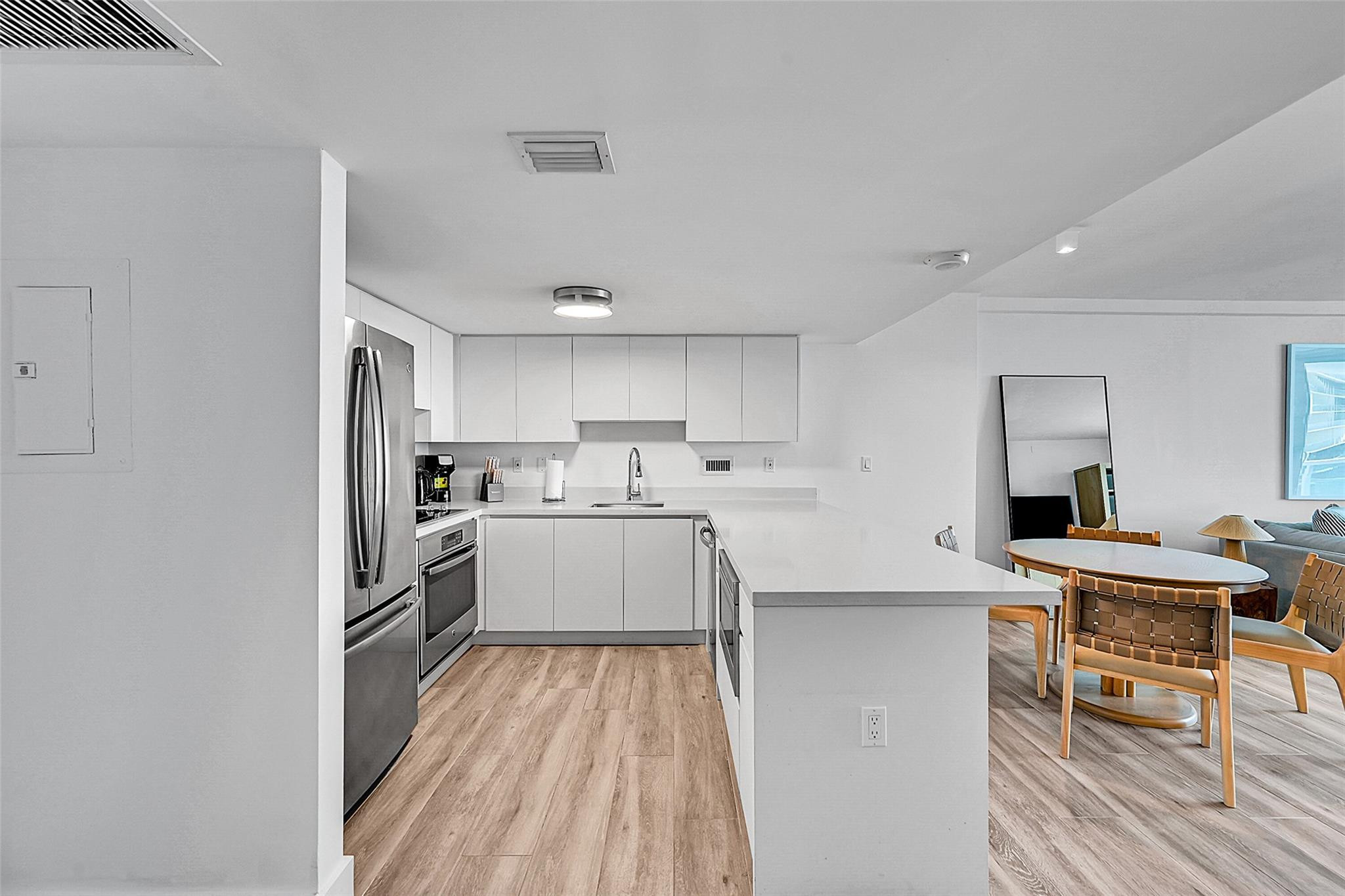 Roney Palace - Residential