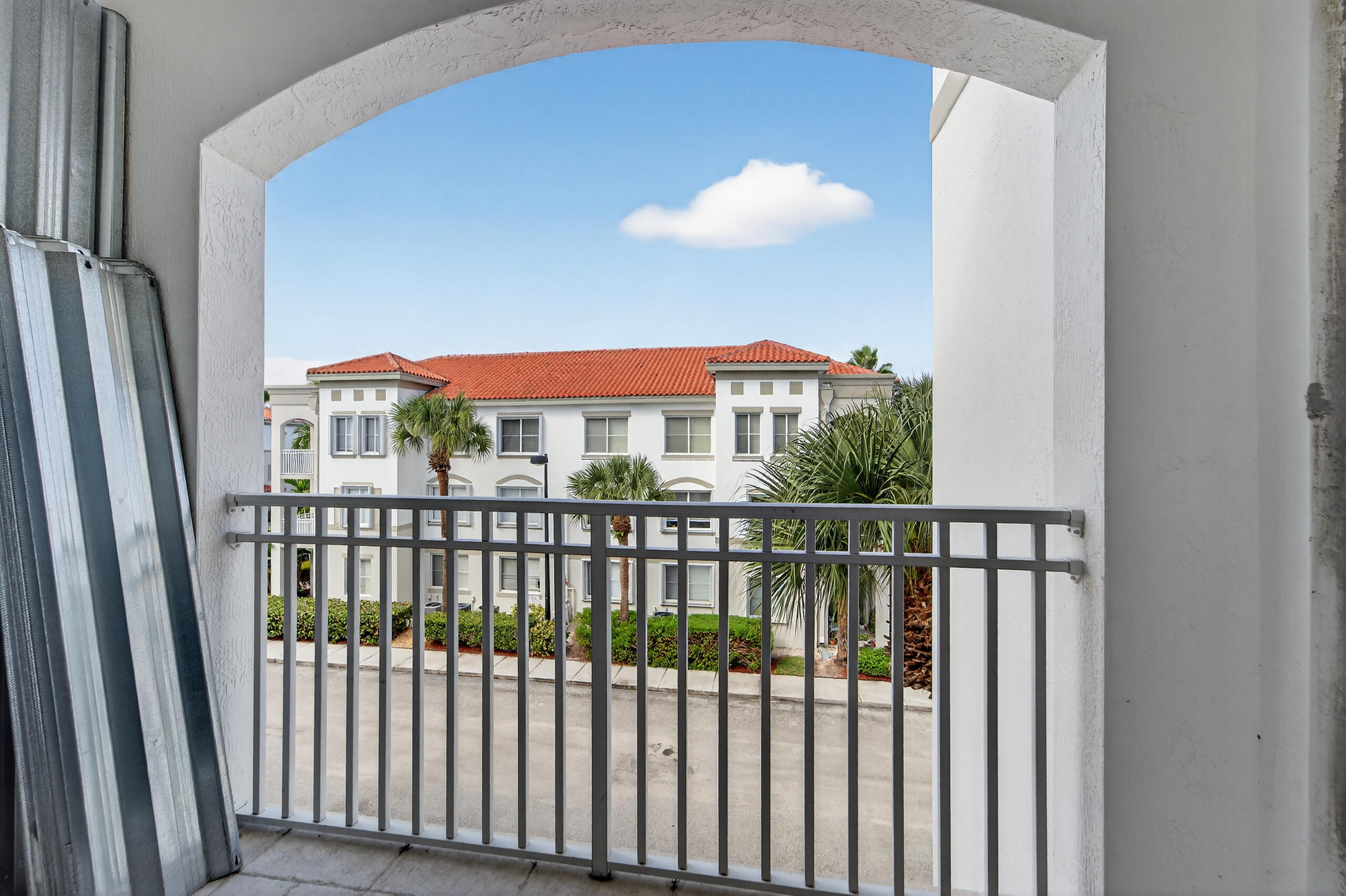 RESIDENCES AT LEGACY PLAC - Residential Lease