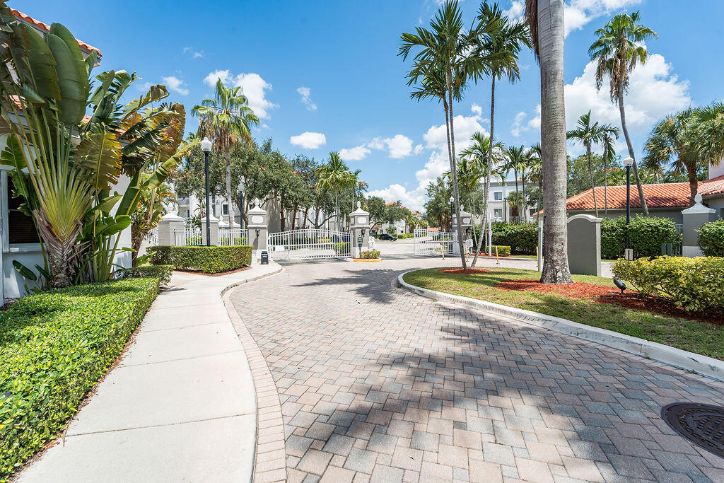 RESIDENCES AT LEGACY PLAC - Residential Lease