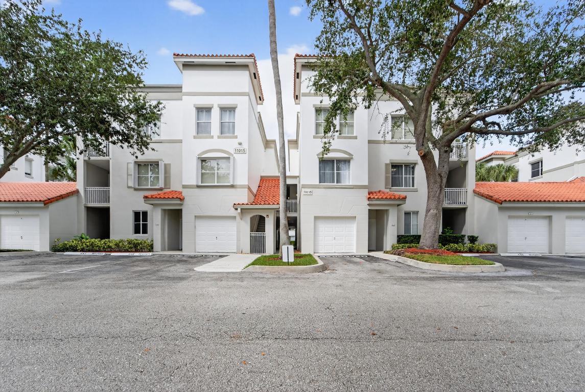 RESIDENCES AT LEGACY PLACE CONDO - Residential Lease