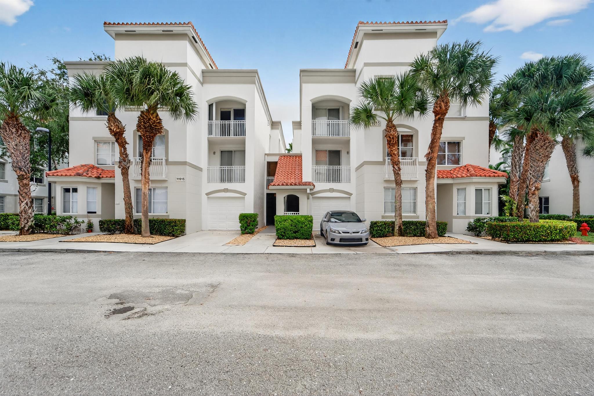 RESIDENCES AT LEGACY PLAC - Residential Lease