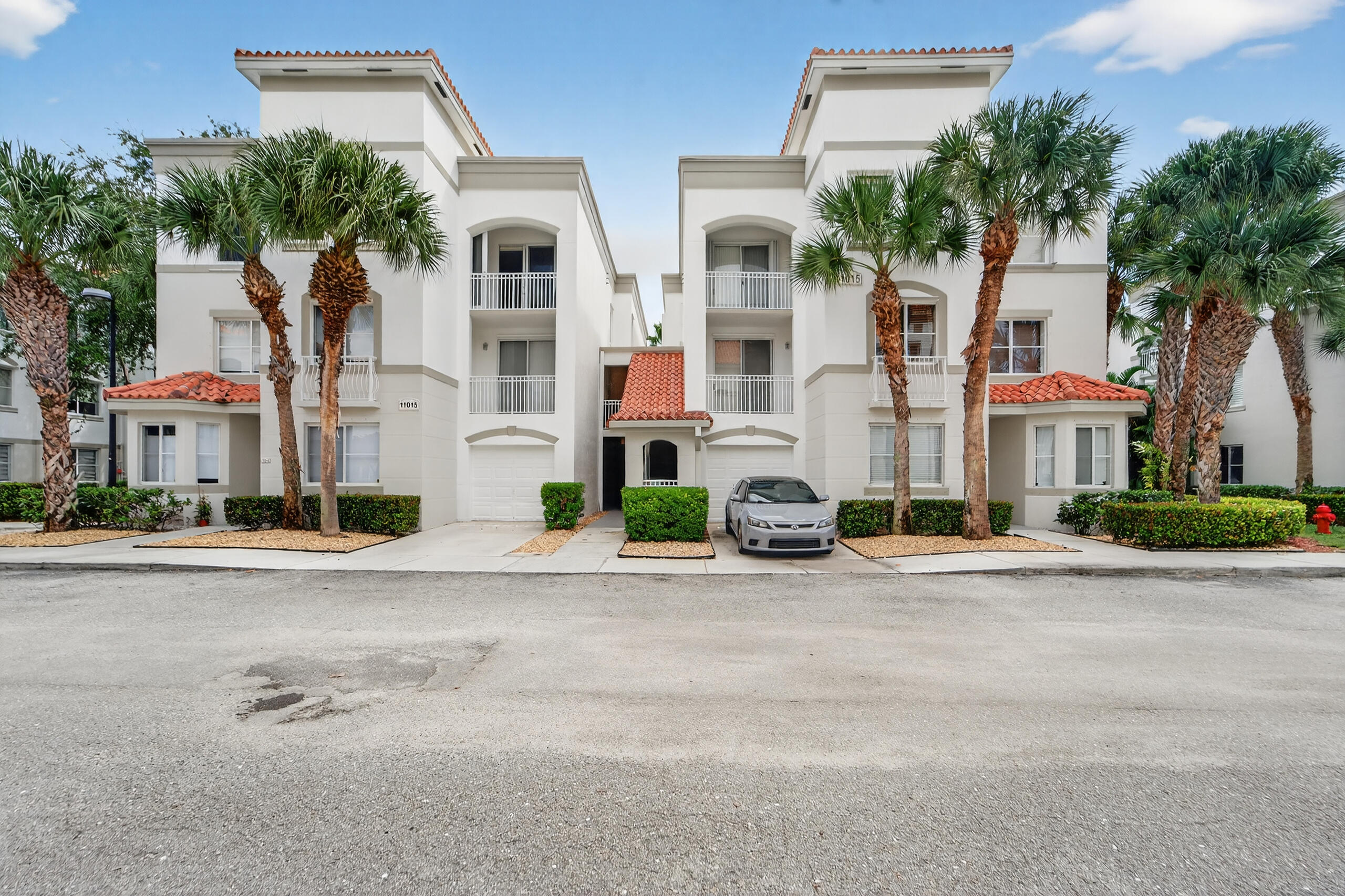 RESIDENCES AT LEGACY PLAC - Residential Lease