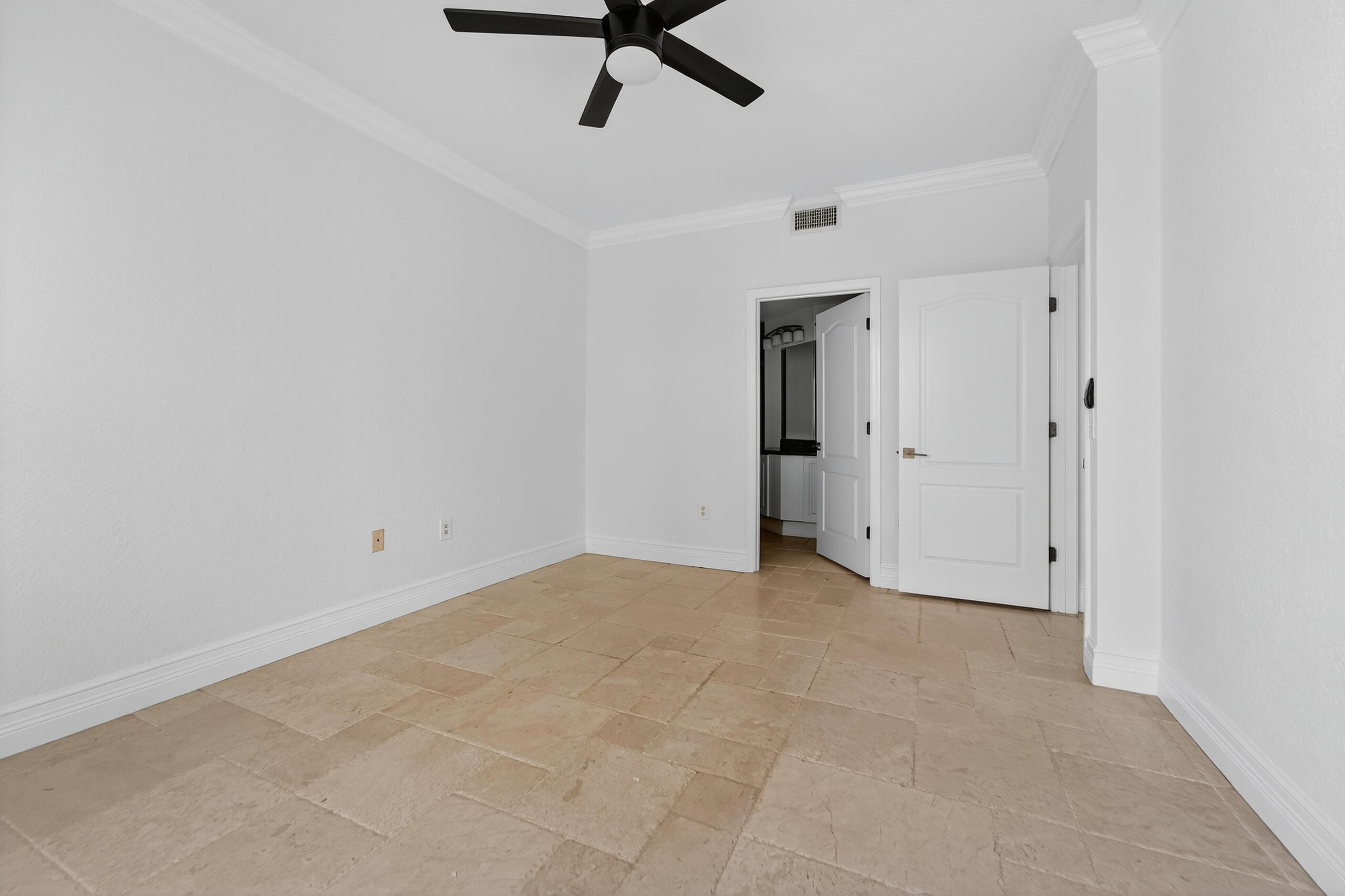 RESIDENCES AT LEGACY PLAC - Residential Lease