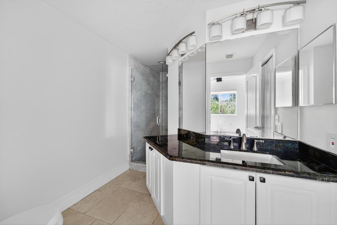 RESIDENCES AT LEGACY PLACE CONDO - Residential Lease